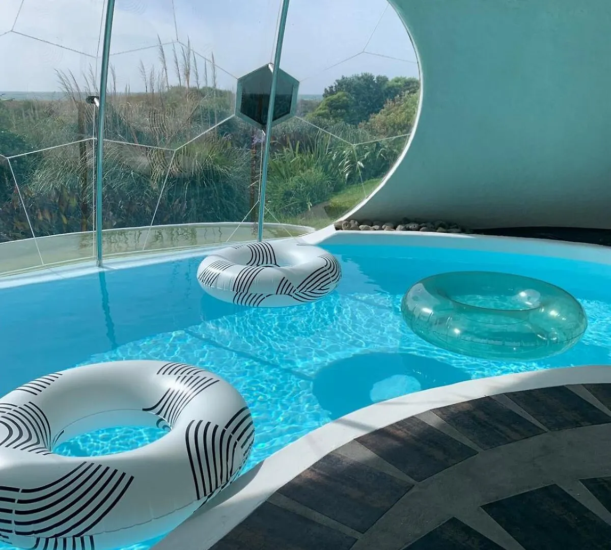 Iconic & Curvaceous Beach House Waikanae 0*,  Neuseeland